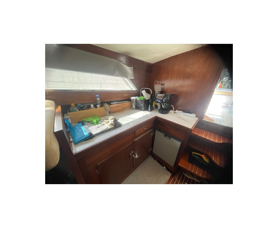 1991 Chris Craft 31 Commander for sale (photo 10)