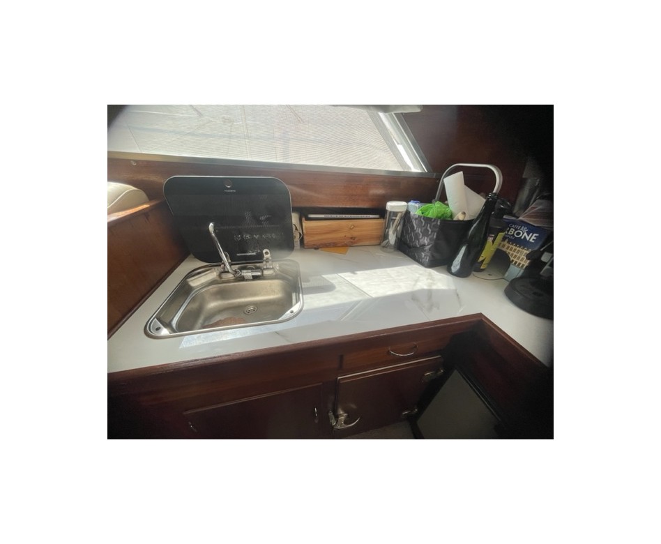 1991 Chris Craft 31 Commander for sale (photo 11)