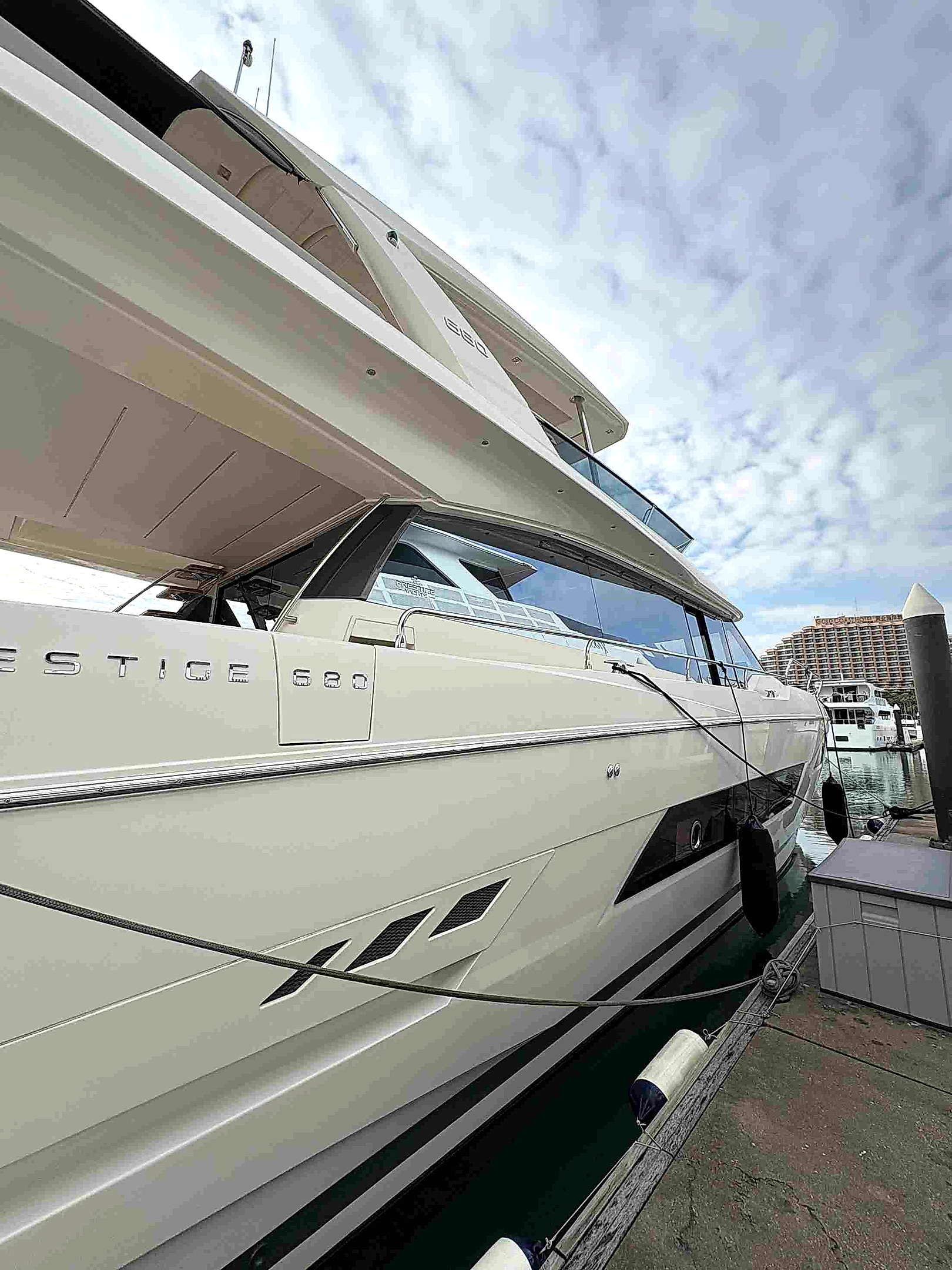 2020 Prestige 680 Flybridge en venta (photo 2)