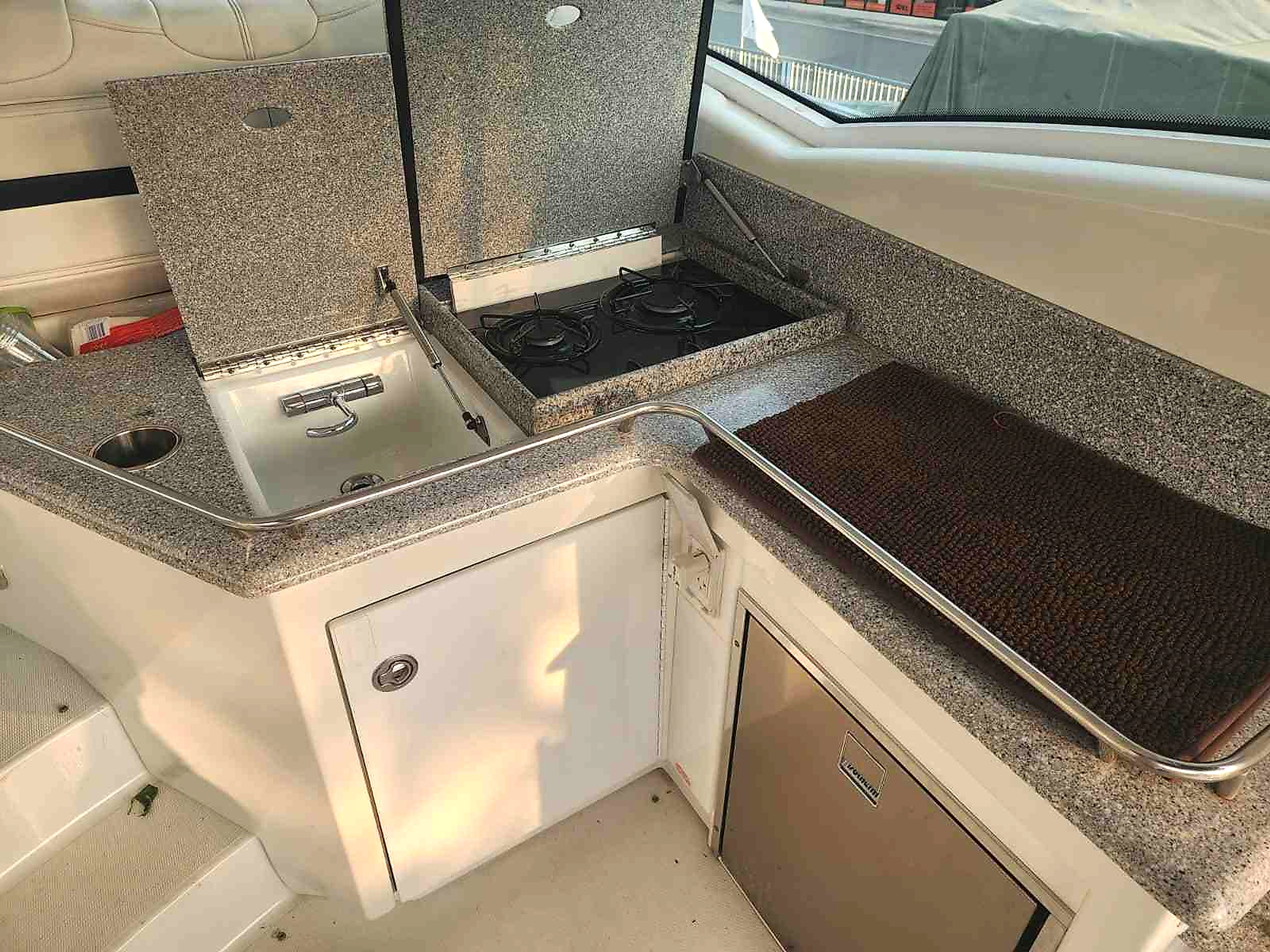 2011 Formula 46 à vendre (photo 27)