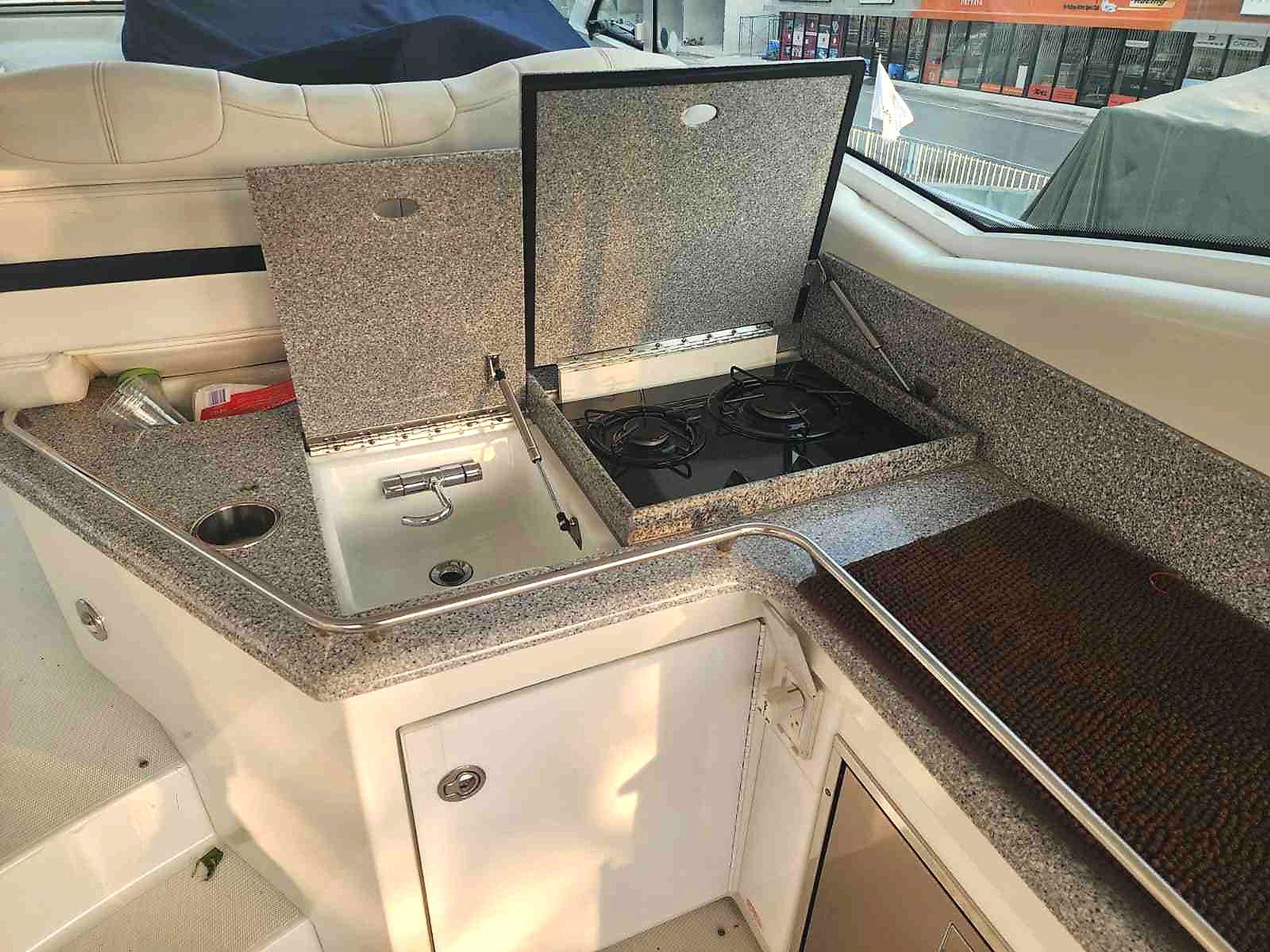 2011 Formula 46 à vendre (photo 28)