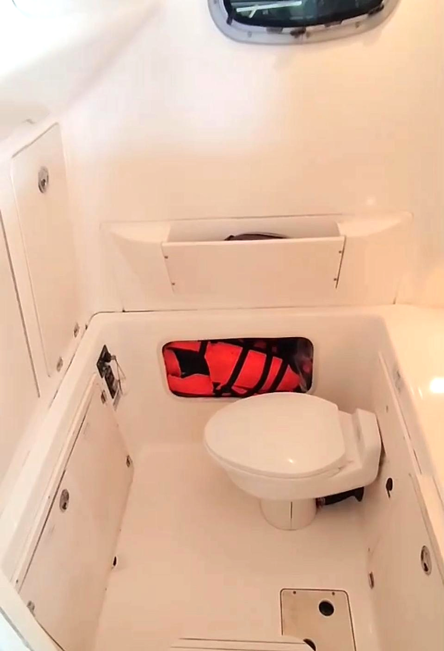 2004 Boston Whaler 320 Outrage à vendre (photo 4)