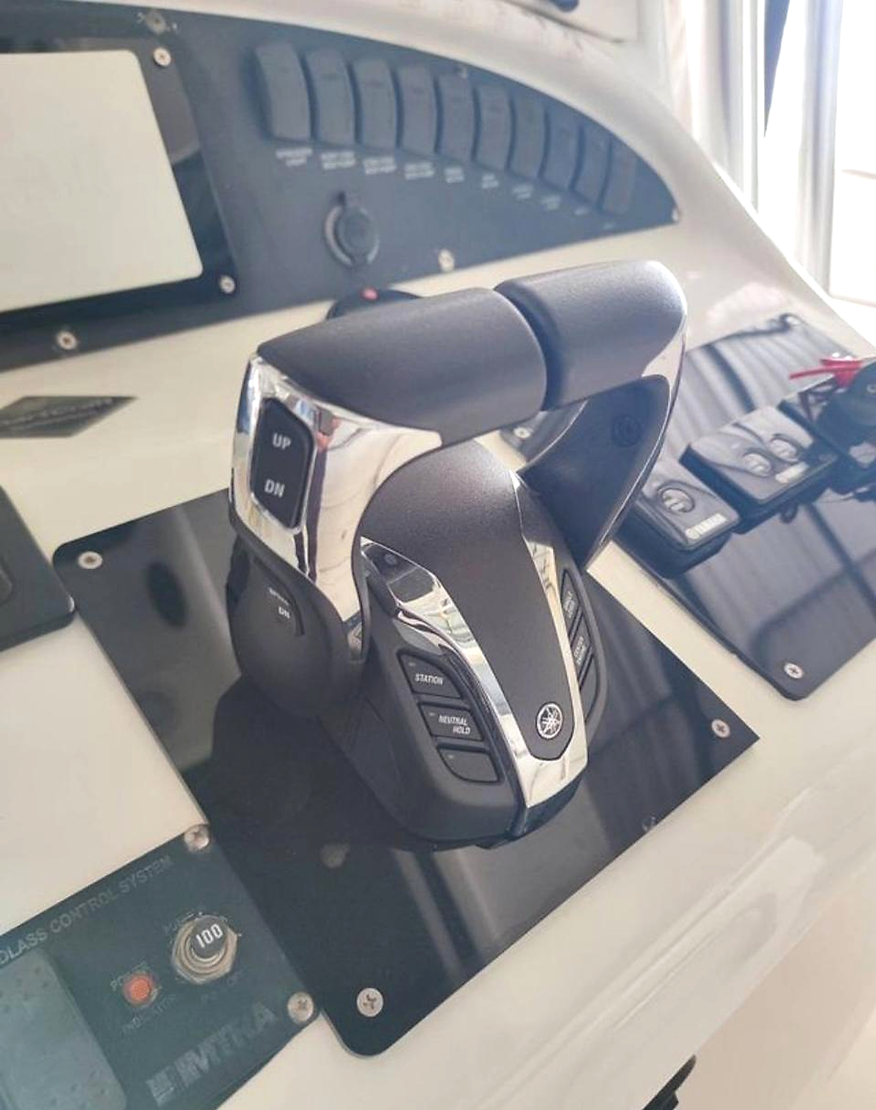 2004 Boston Whaler 320 Outrage à vendre (photo 6)