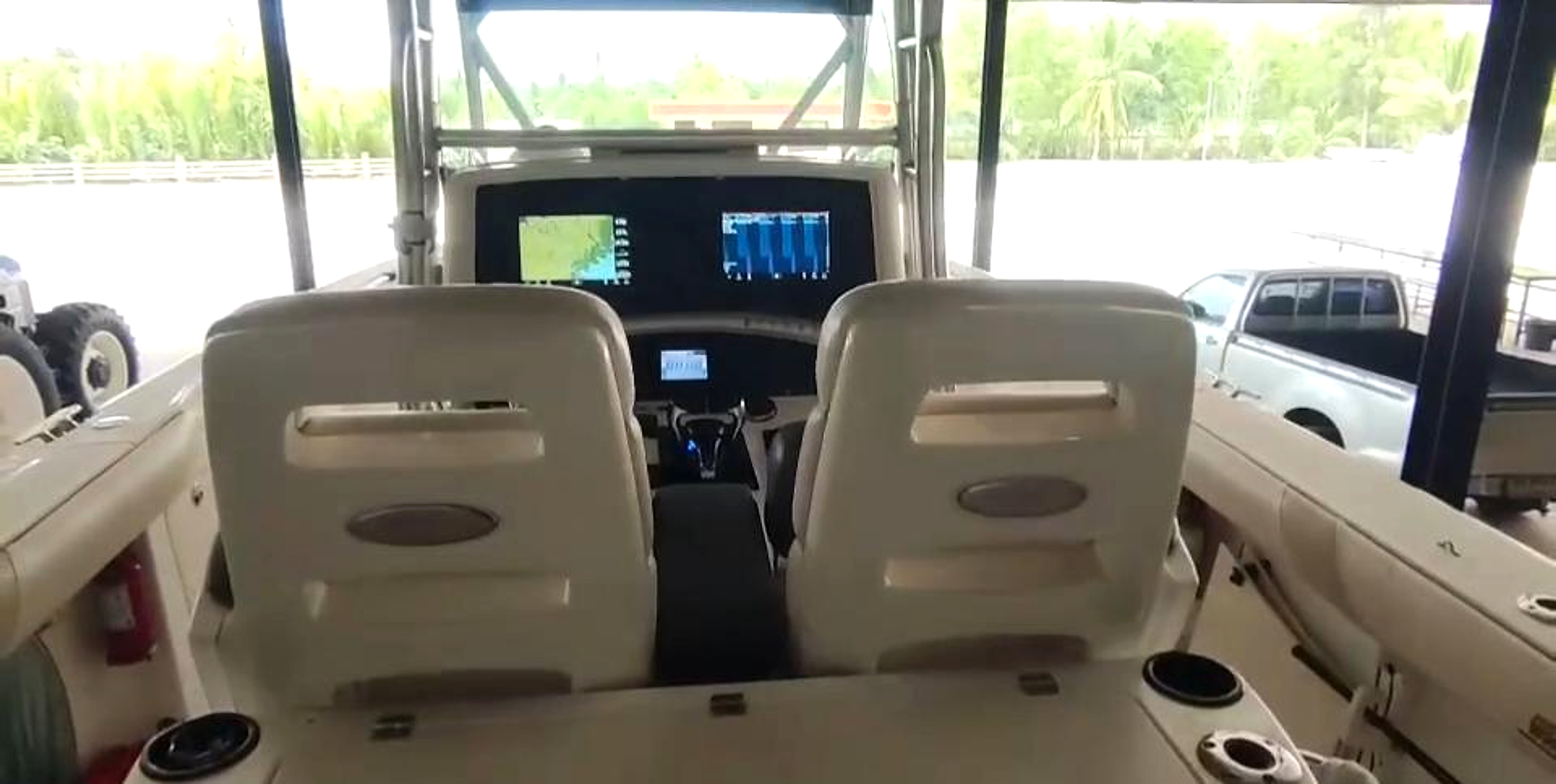 2004 Boston Whaler 320 Outrage à vendre (photo 11)