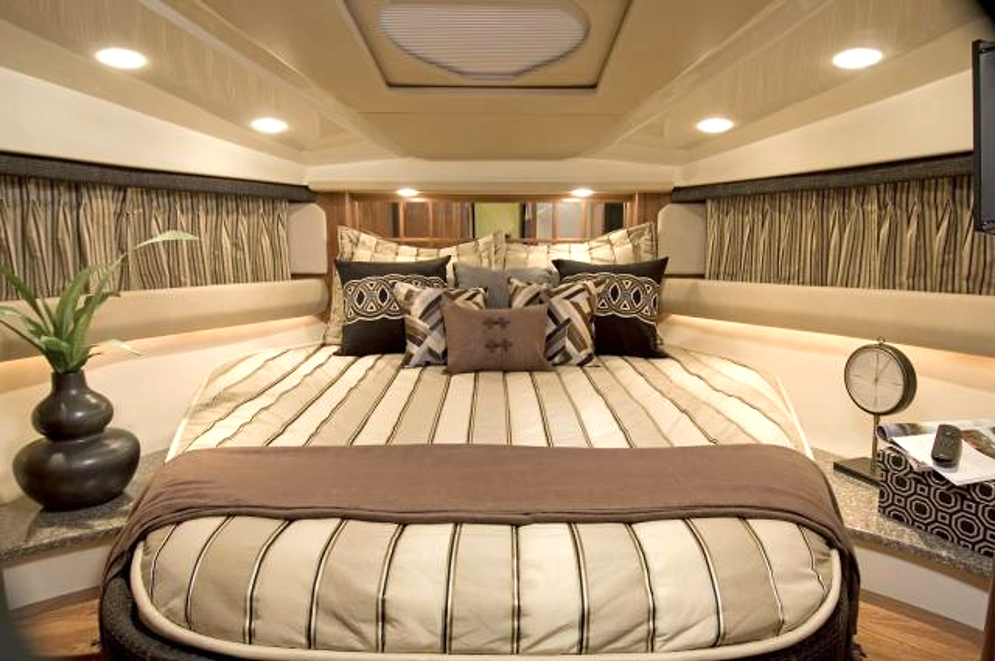 2012 Monterey 415 for sale (photo 10)