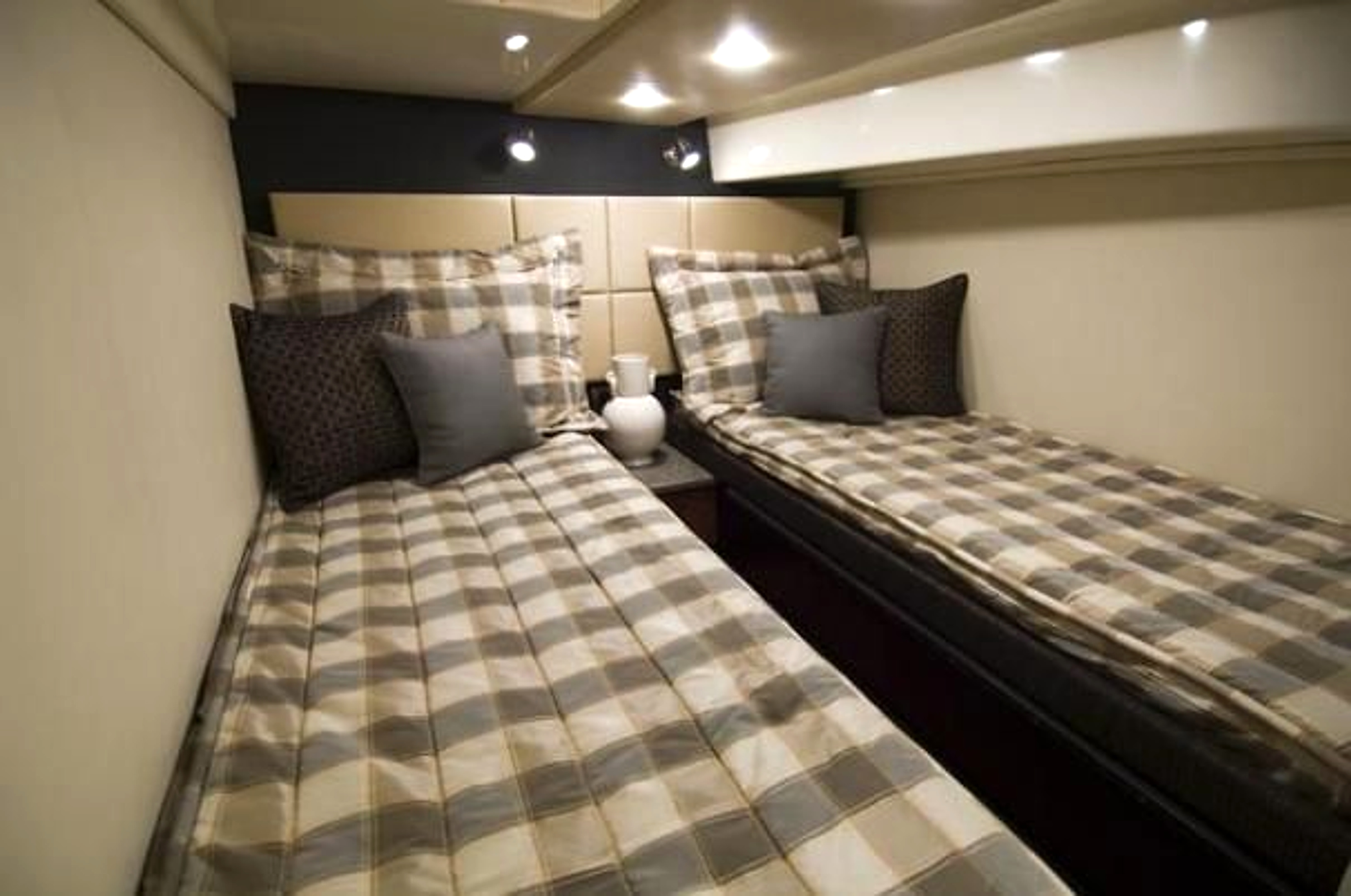 2012 Monterey 415 for sale (photo 20)