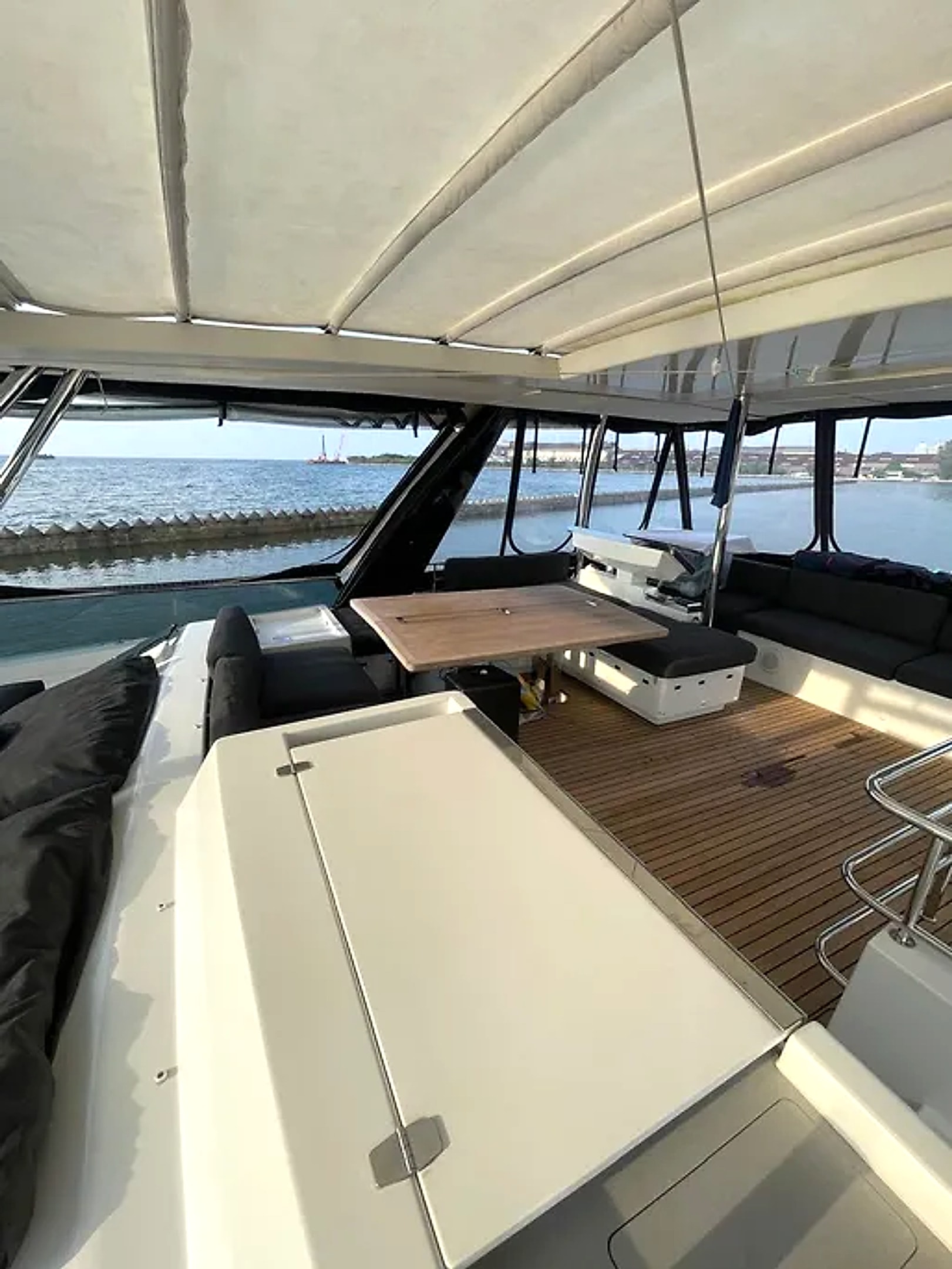 2017 Lagoon 630 My in vendita (photo 24)