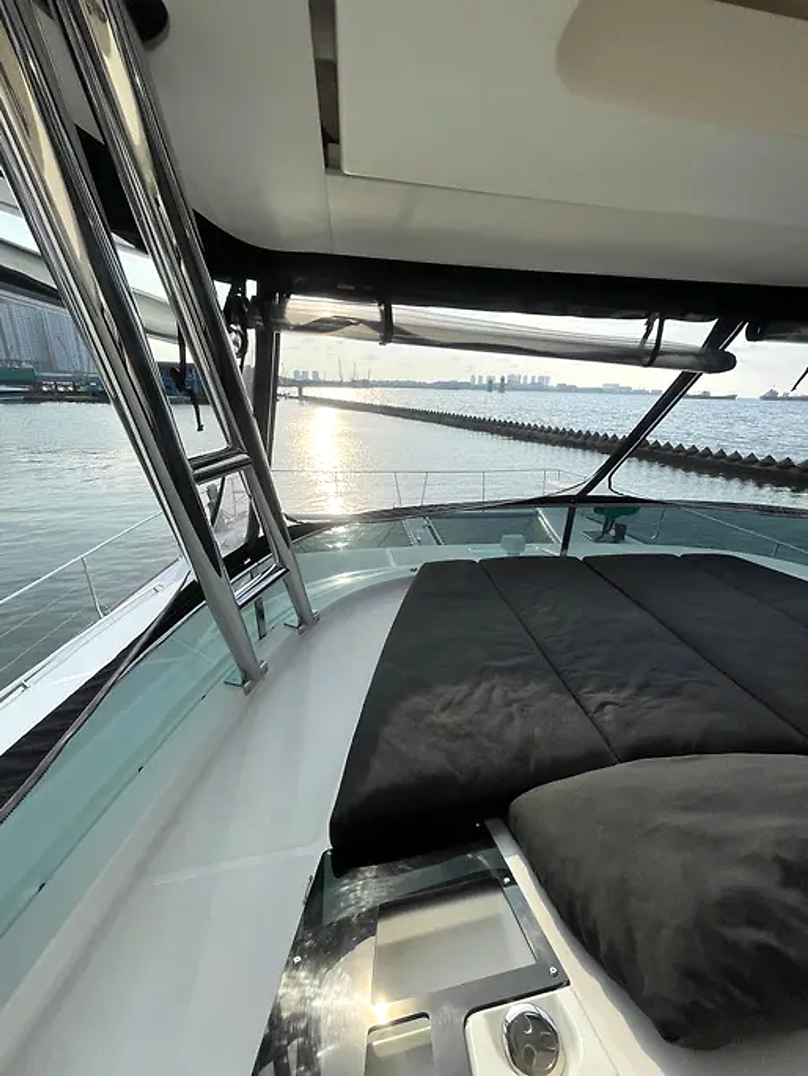 2017 Lagoon 630 My in vendita (photo 28)