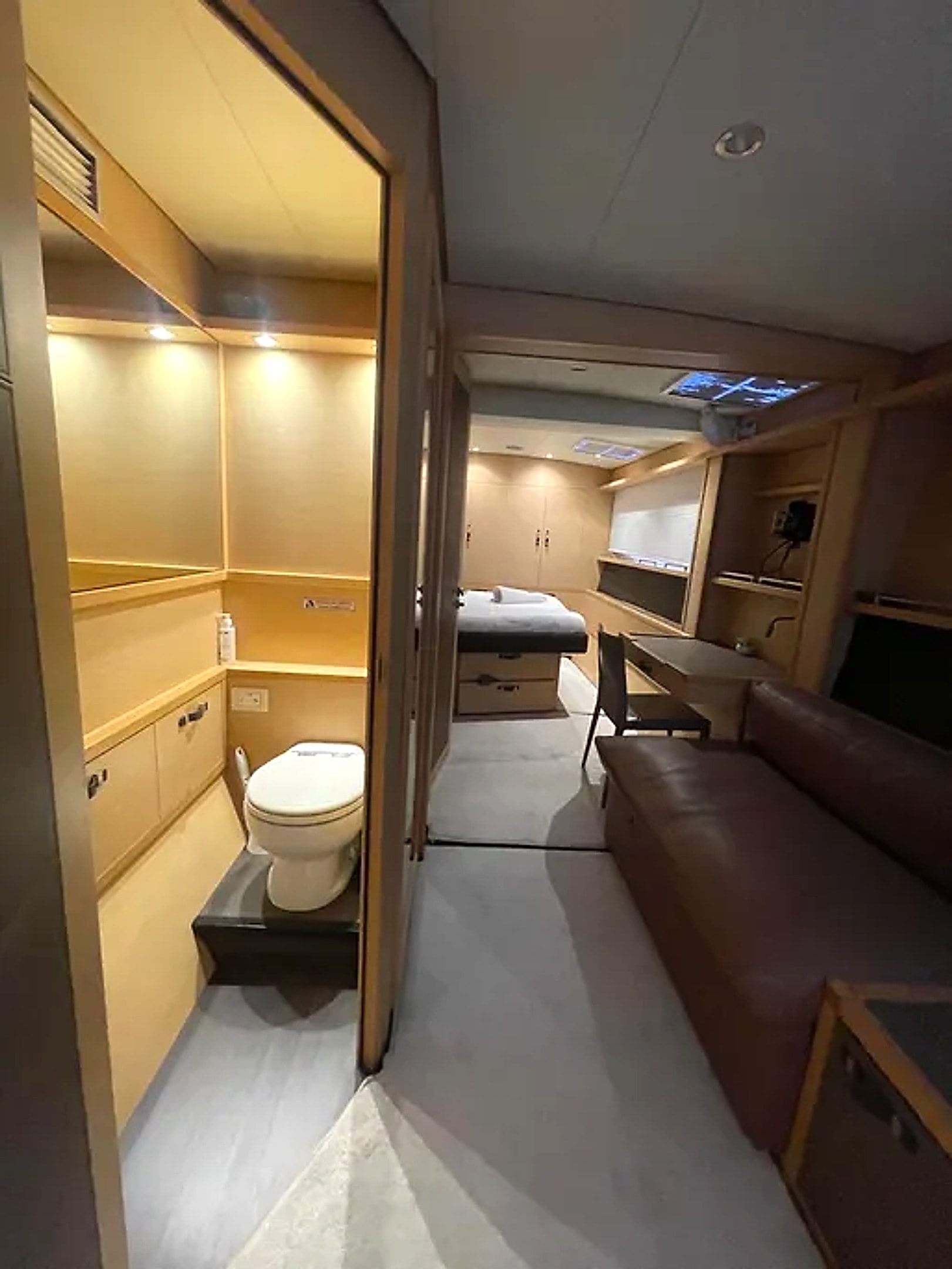 2017 Lagoon 630 My in vendita (photo 38)
