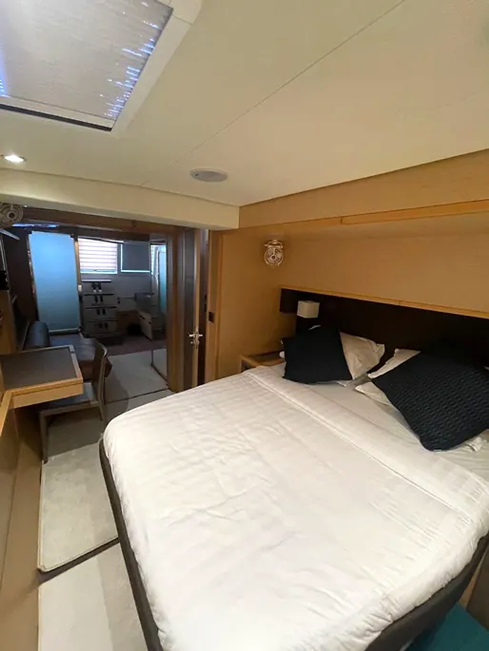 2017 Lagoon 630 My in vendita (photo 40)