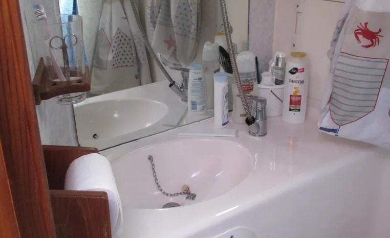 1994 Aquastar Ocean Ranger 38 Aft Cockpit for sale (photo 21)