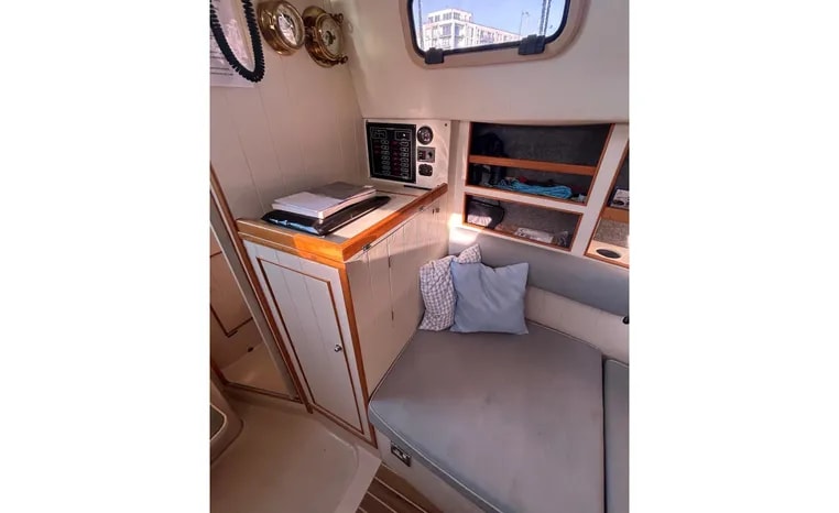 2005 British Hunter Channel 245 te koop (photo 17)
