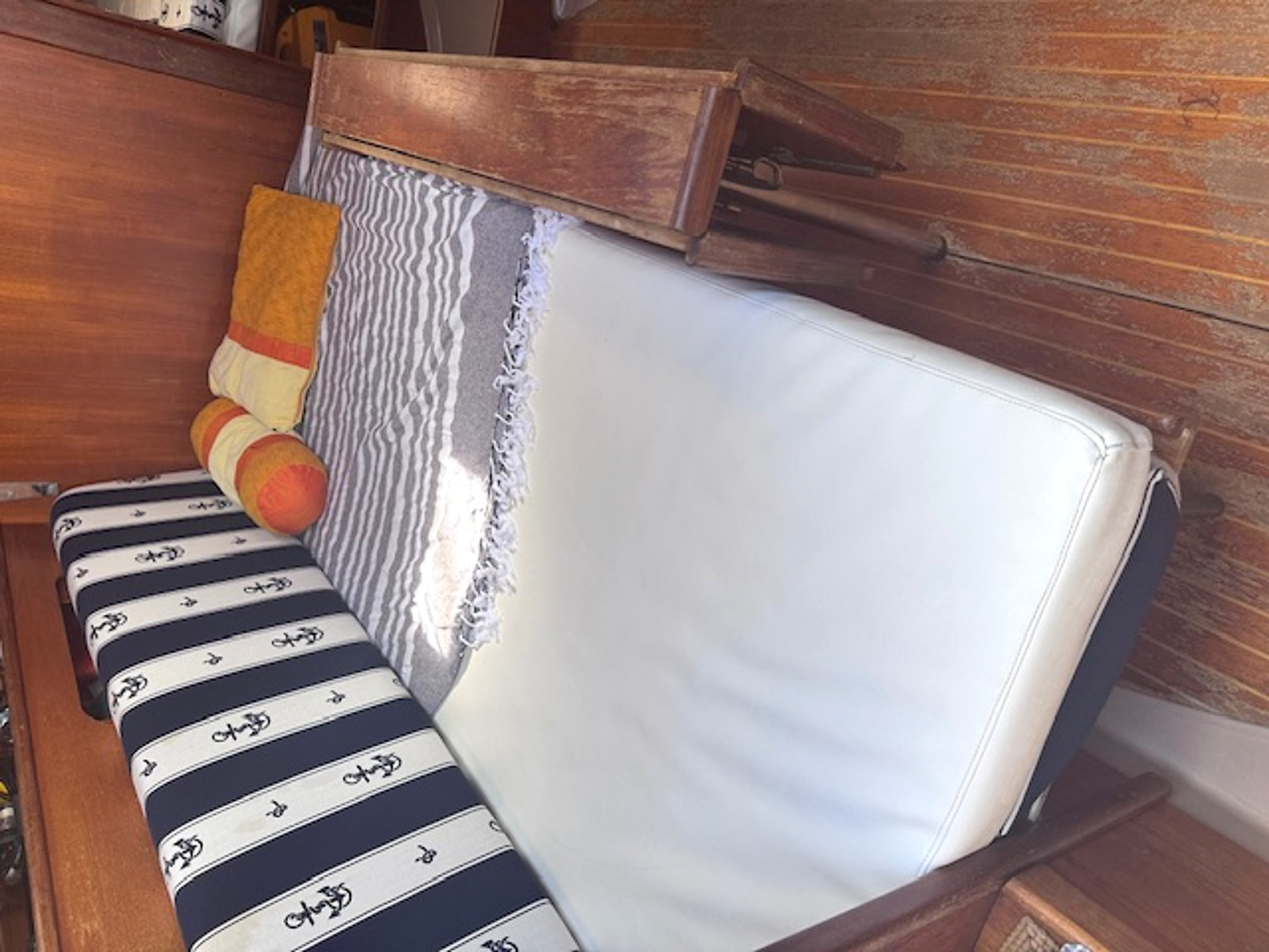1982 Beneteau First 28 zu verkaufen (photo 12)