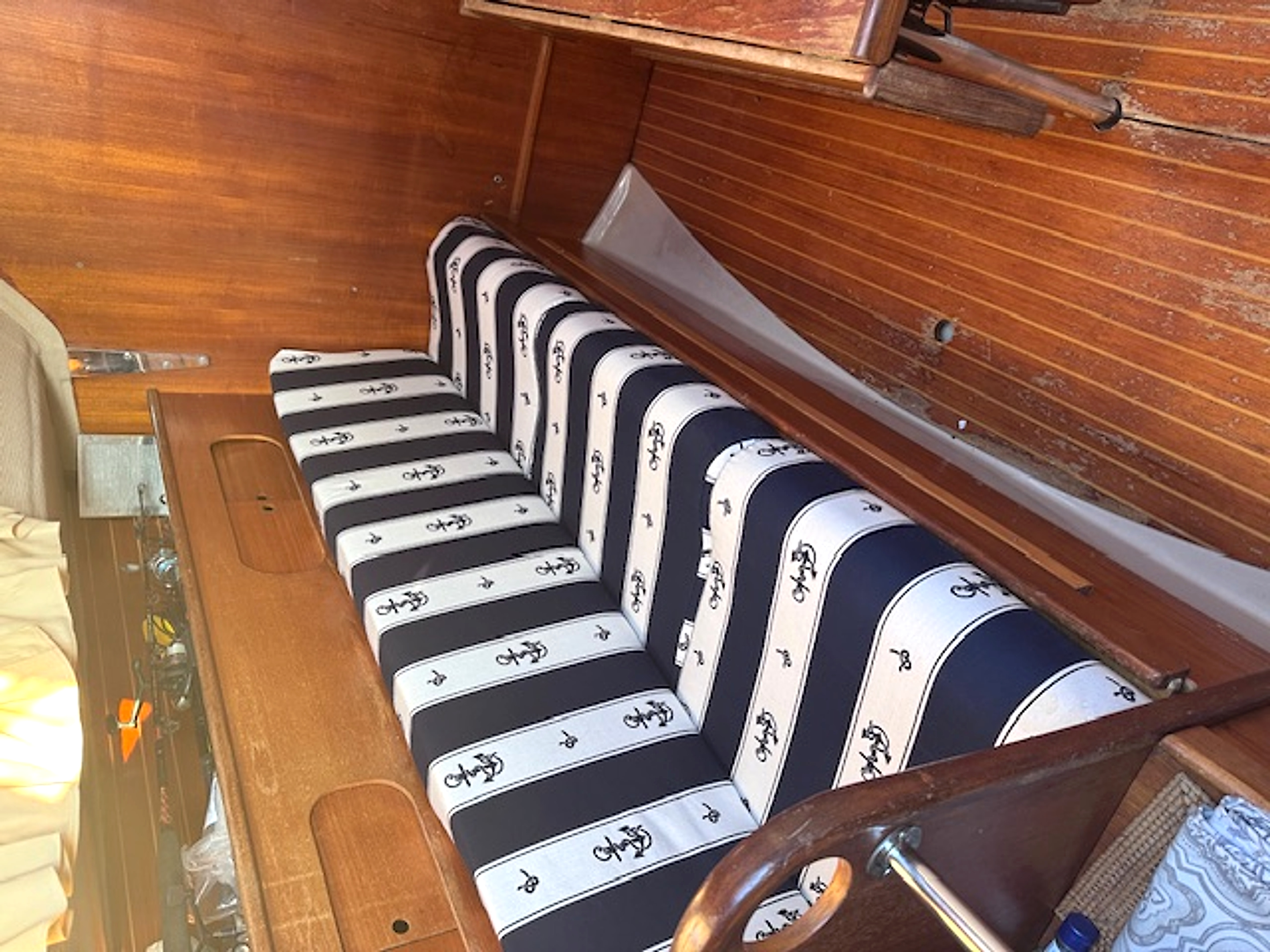 1982 Beneteau First 28 zu verkaufen (photo 22)