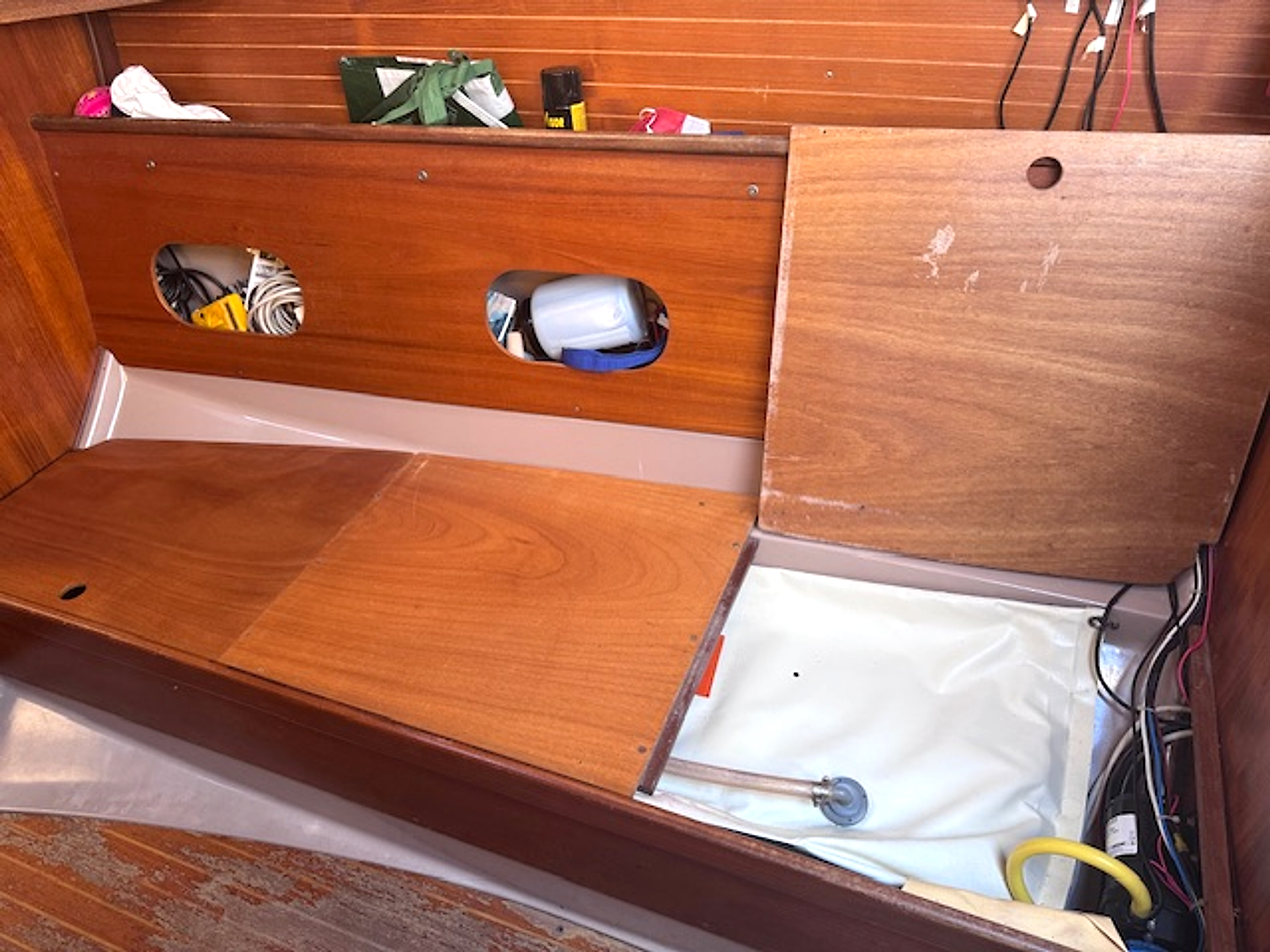 1982 Beneteau First 28 zu verkaufen (photo 23)