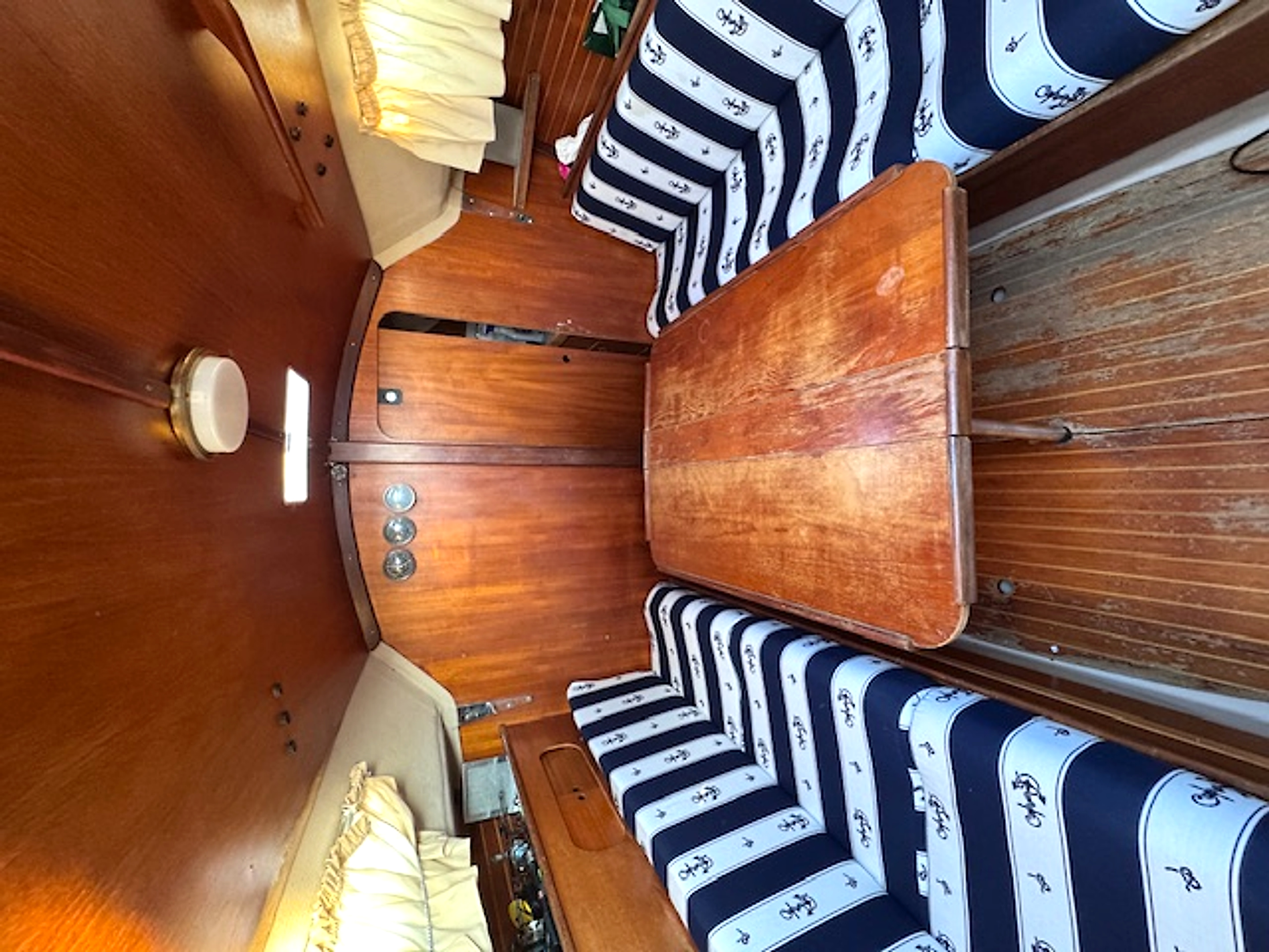1982 Beneteau First 28 zu verkaufen (photo 26)