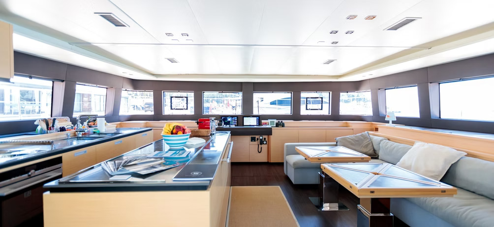 2015 Lagoon 630 for charter (photo 4)