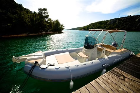 2015 Capelli Tempest 700 for charter (photo 2)