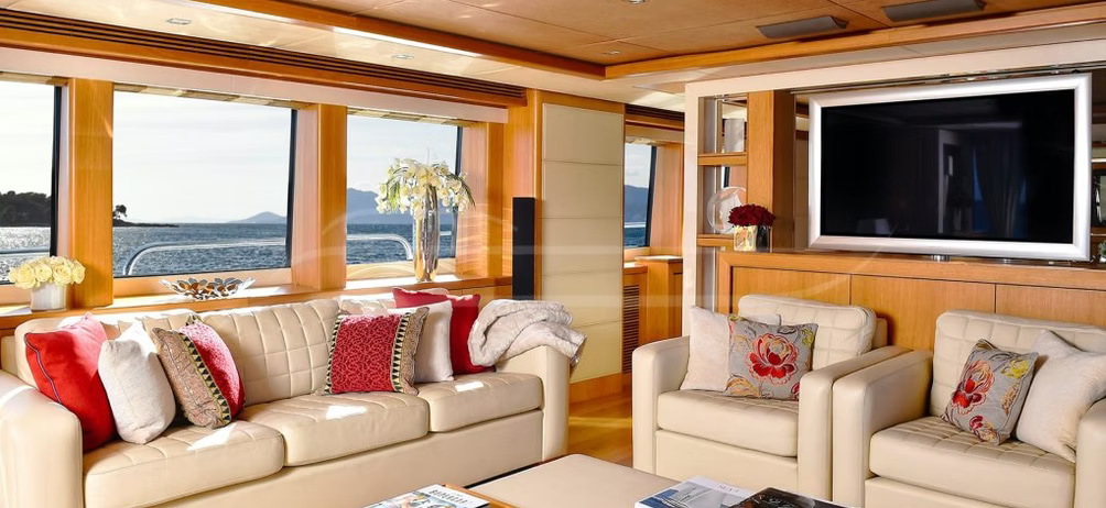 2010 Sunseeker 34M for charter (photo 3)