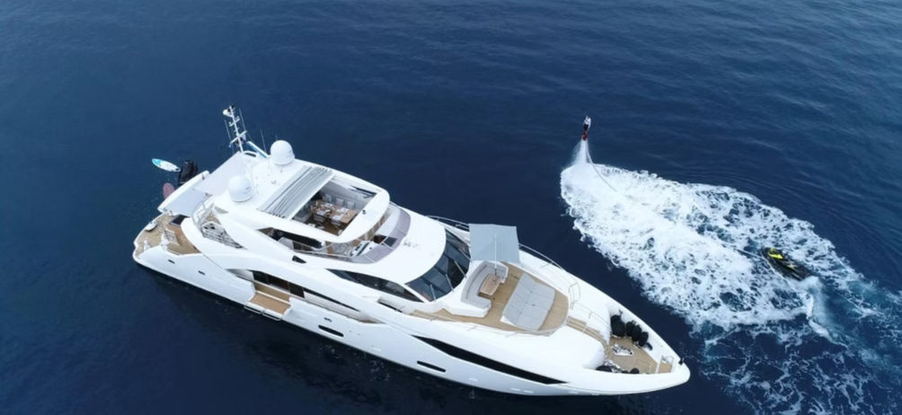 2013 Sunseeker 115 à louer (photo 2)