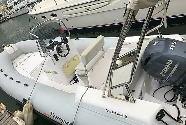 2015 Capelli 626 for charter (photo 2)