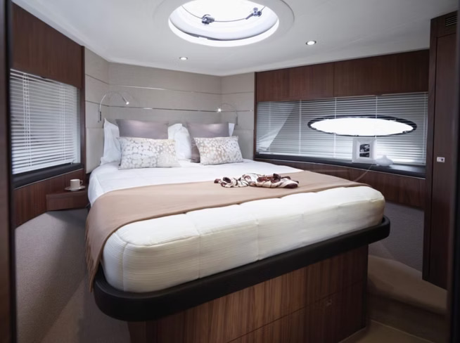 2019 Princess V72 en alquiler (photo 4)