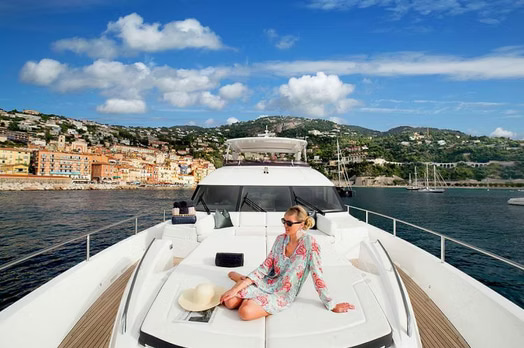 2023 Princess 88 for charter (photo 3)