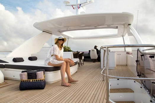 2023 Princess 88 for charter (photo 4)