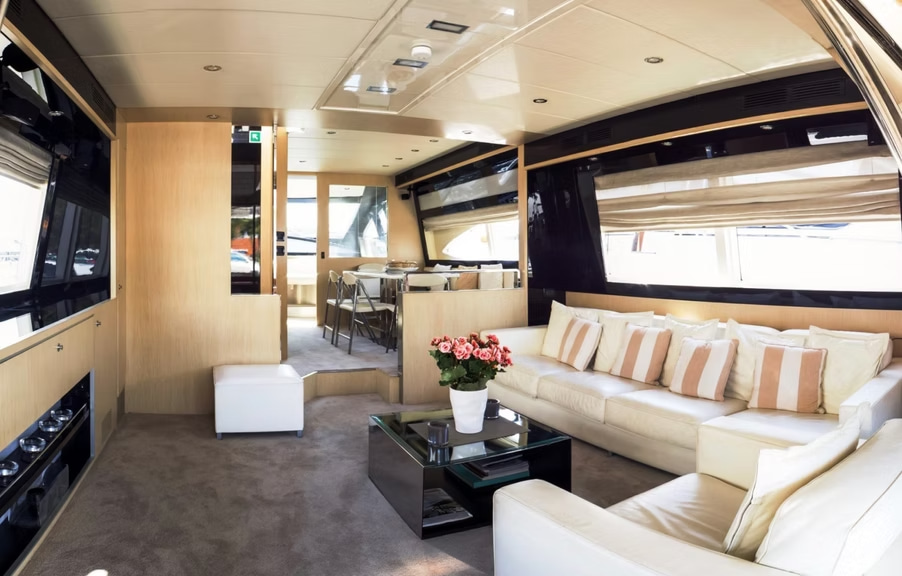 2010 Riva 75 Venere na czarter (photo 6)