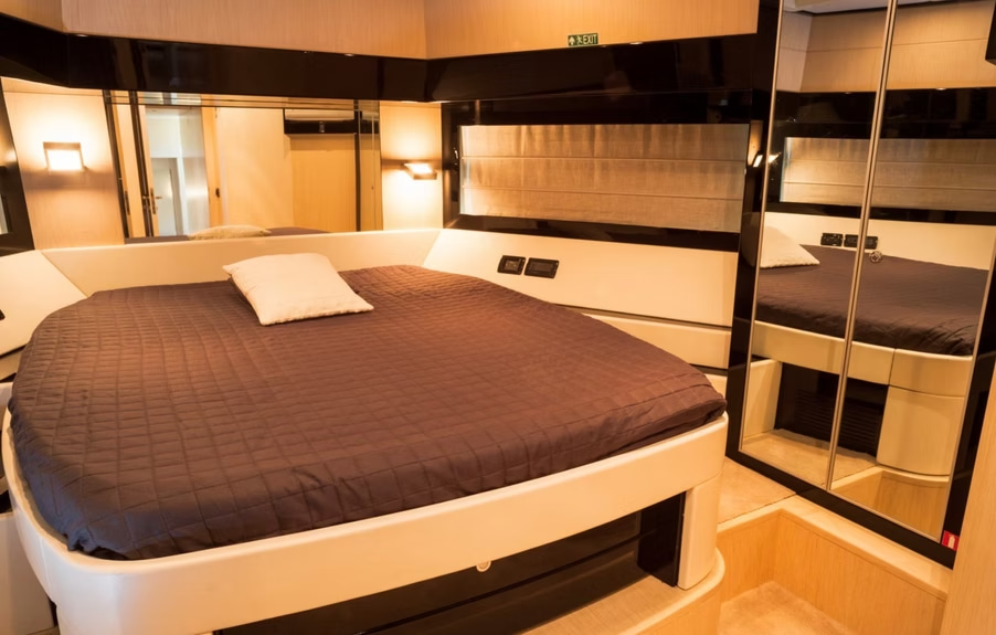 2010 Riva 75 Venere na czarter (photo 8)