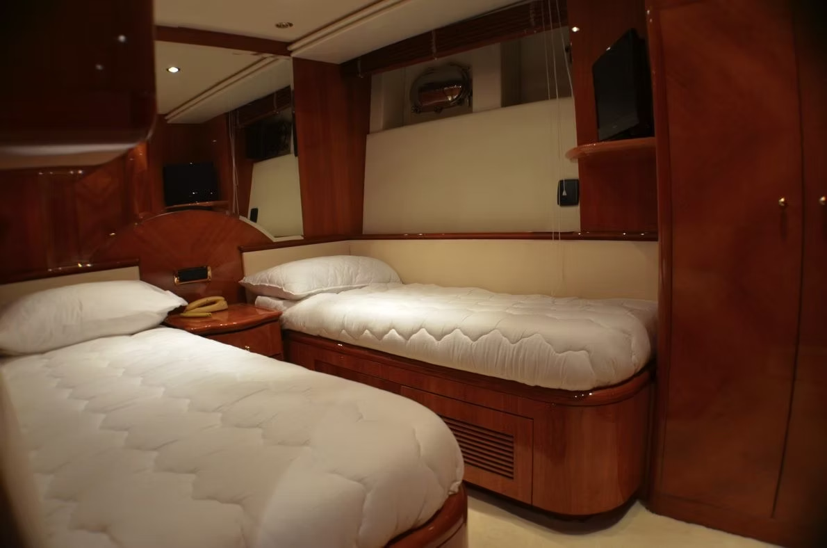 2023 Azimut 100 te huur (photo 7)