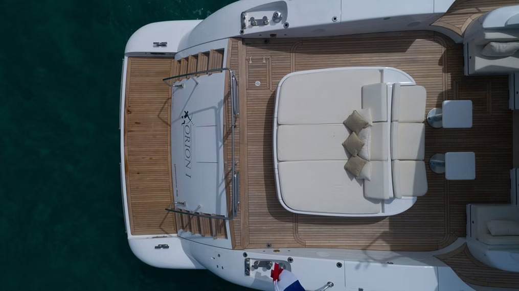2010 Mangusta 92 for charter (photo 13)