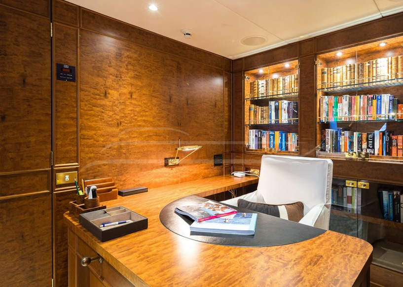 1993 Heesen 40m for charter (photo 15)