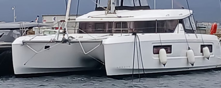 2020 Fountaine Pajot Astrea 42 zu chartern (photo 6)