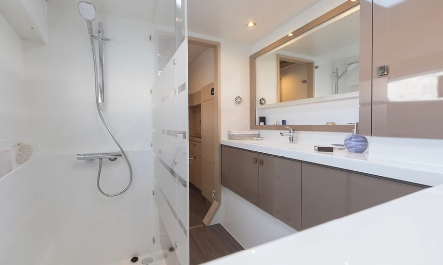 2023 Fountaine Pajot Astrea 42 na czarter (photo 5)