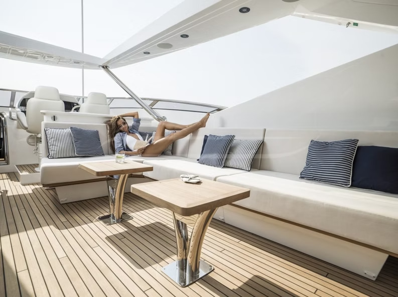 2016 Sunseeker 116 for charter (photo 12)