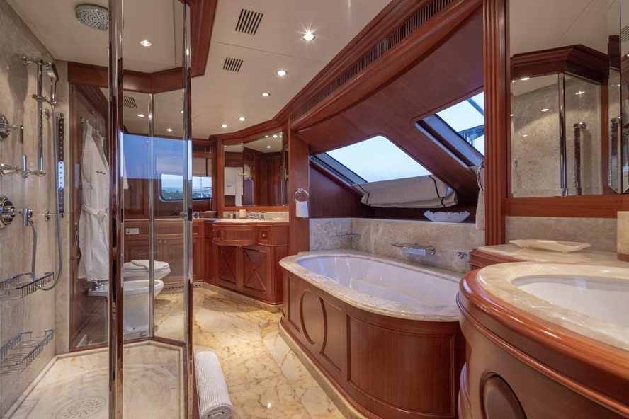 2007 Benetti 120 Classic zu chartern (photo 11)