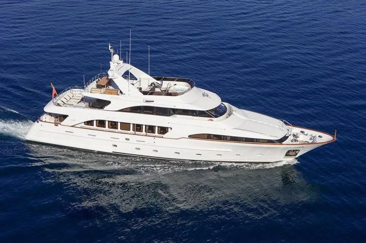 2000 Benetti 35 for charter (photo 2)