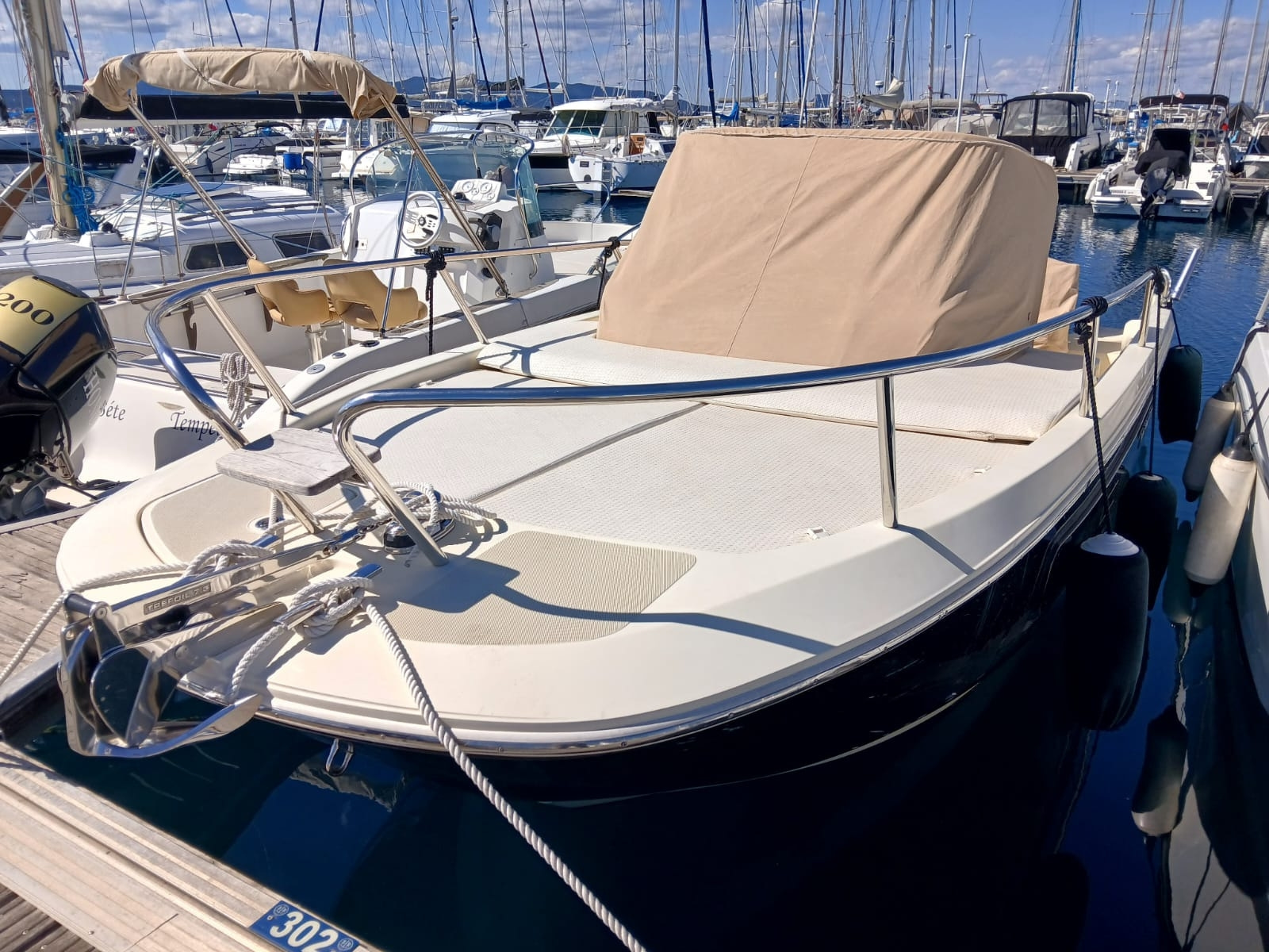2021 Invictus 240 in vendita (photo 2)