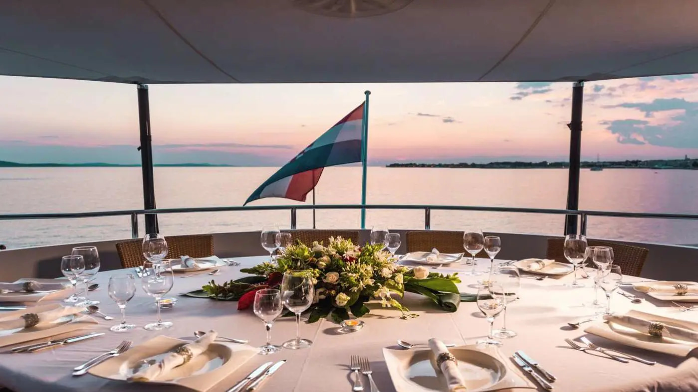 2008 Heesen Yachts Agram for charter (photo 11)