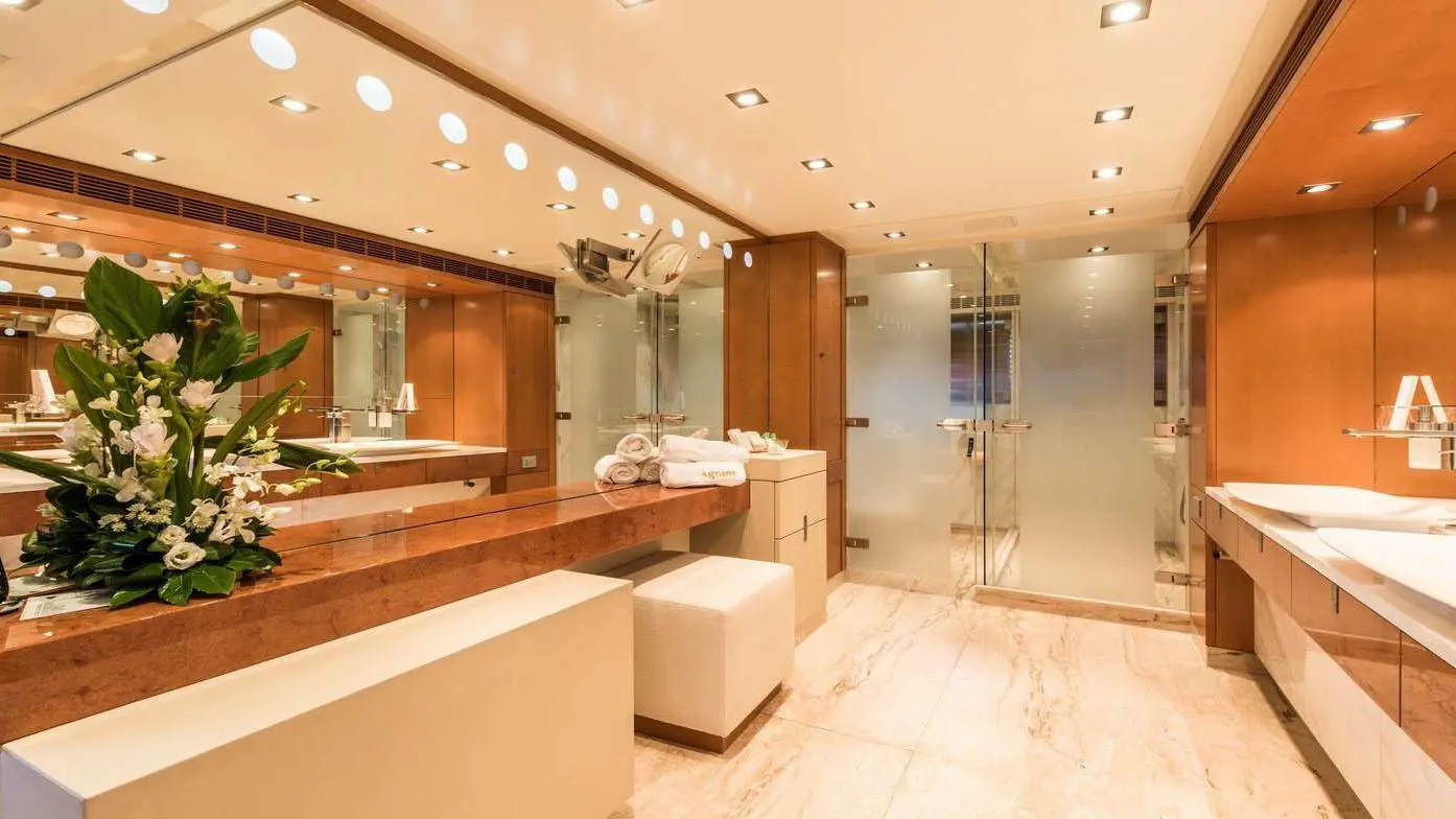 2008 Heesen Yachts Agram for charter (photo 17)