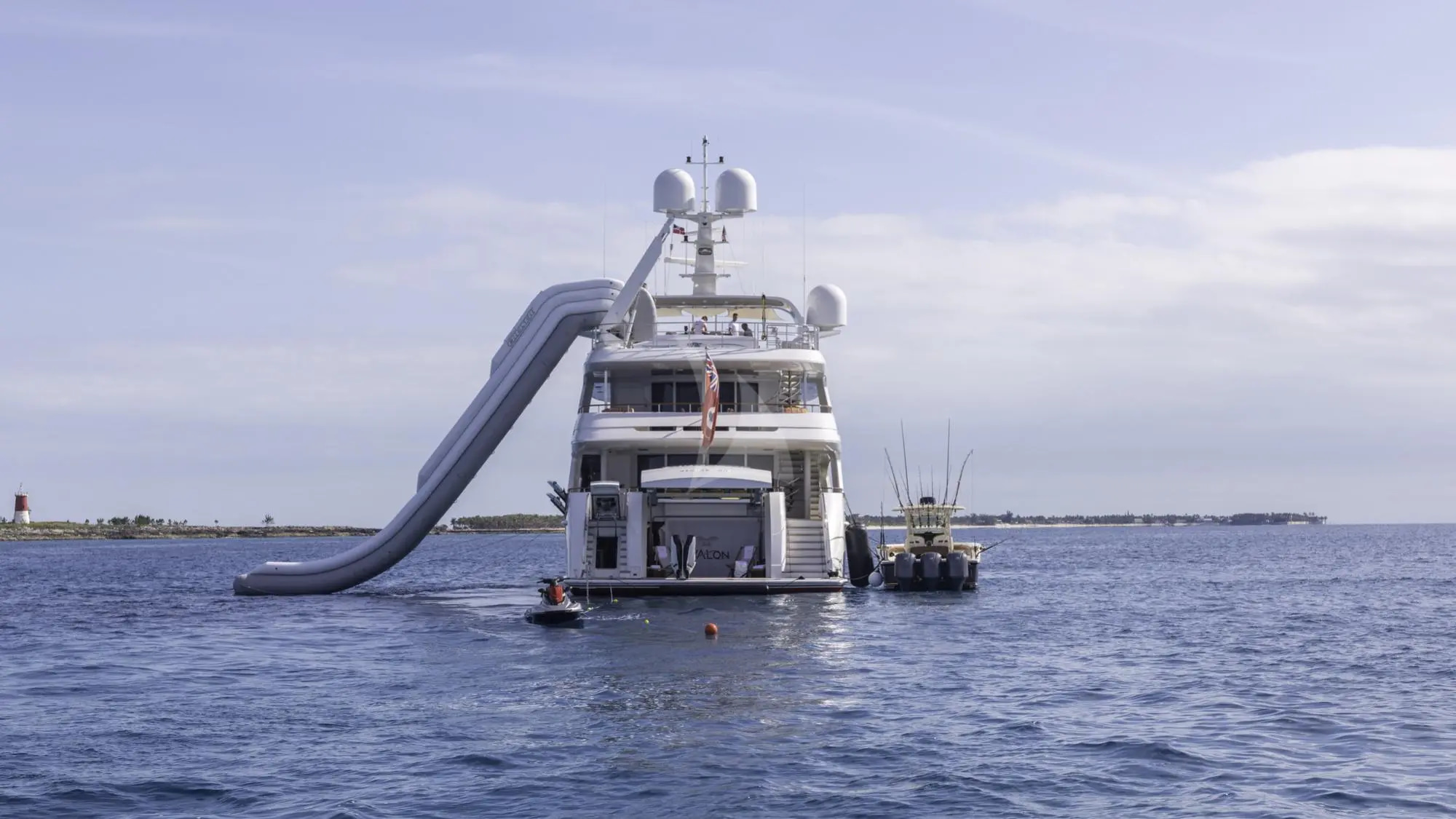 2009 Delta Marine Avalon for charter (photo 5)