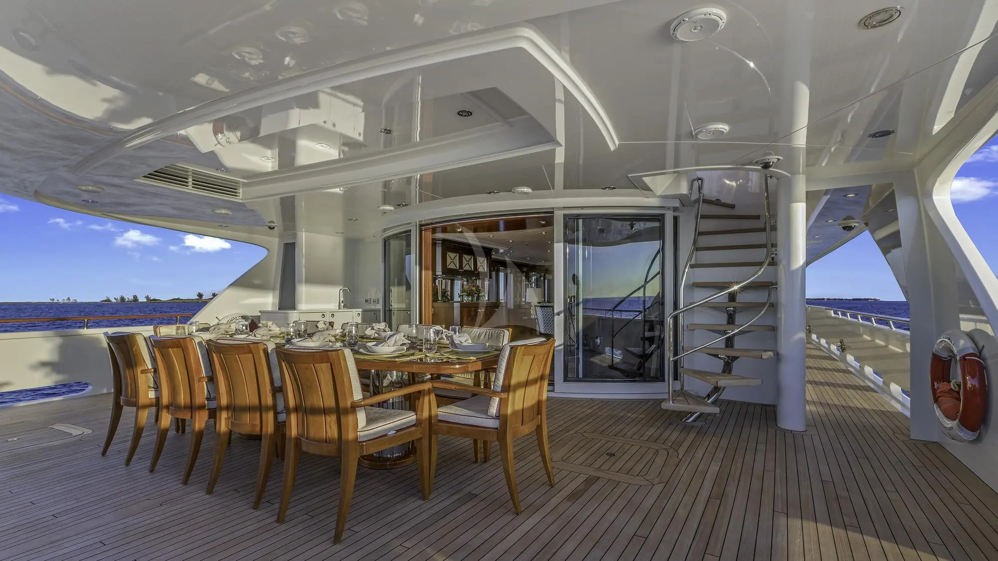 2009 Delta Marine Avalon for charter (photo 10)