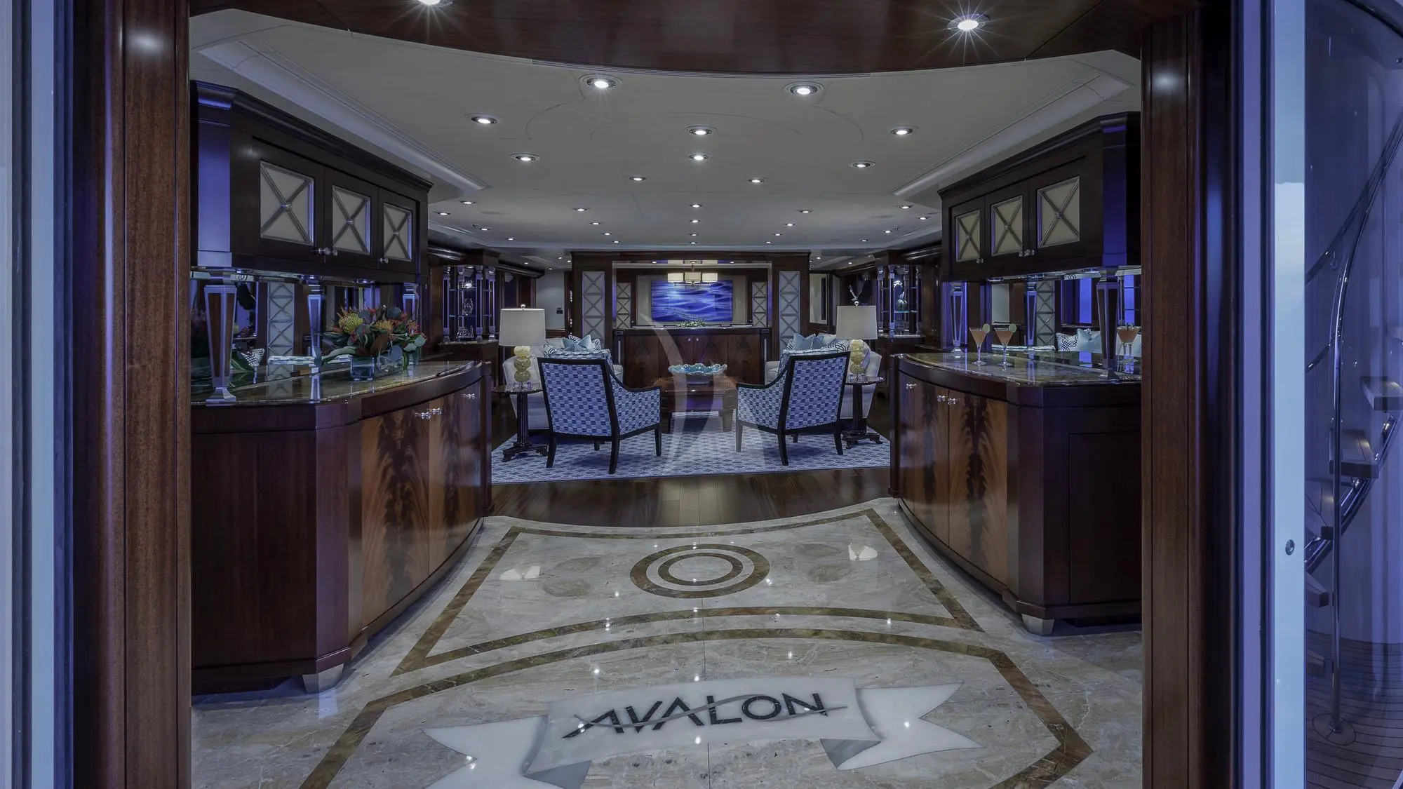 2009 Delta Marine Avalon for charter (photo 16)
