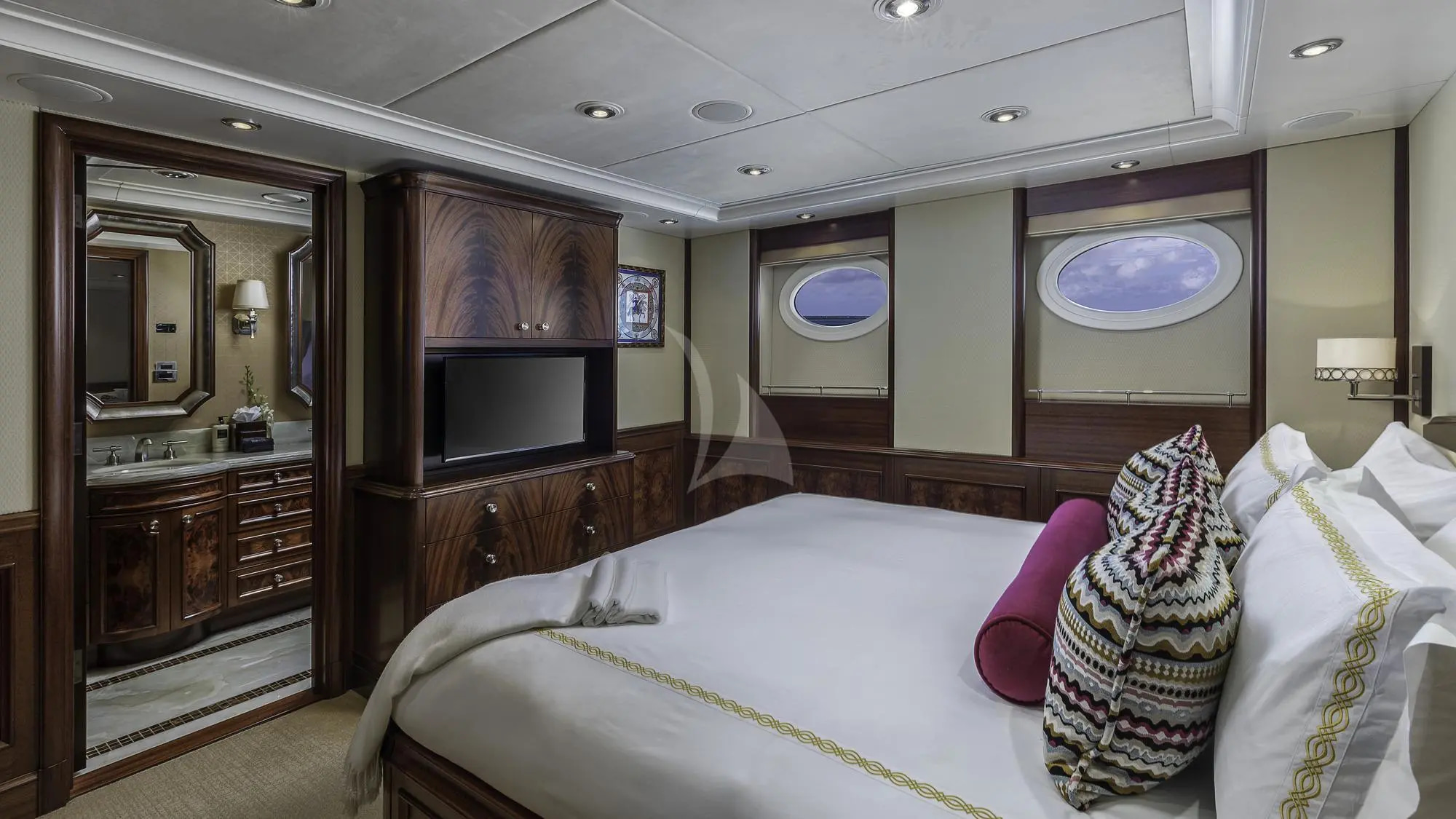 2009 Delta Marine Avalon for charter (photo 21)