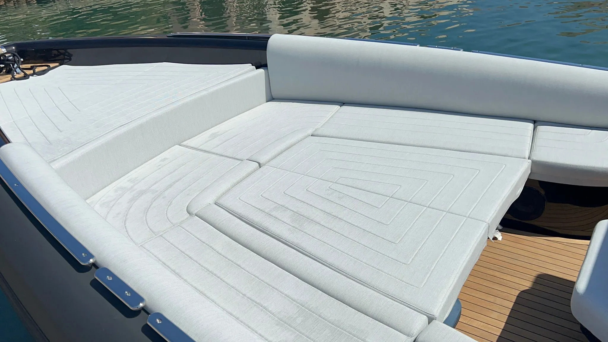 2023 Novamarine Black Shiver te huur (photo 4)