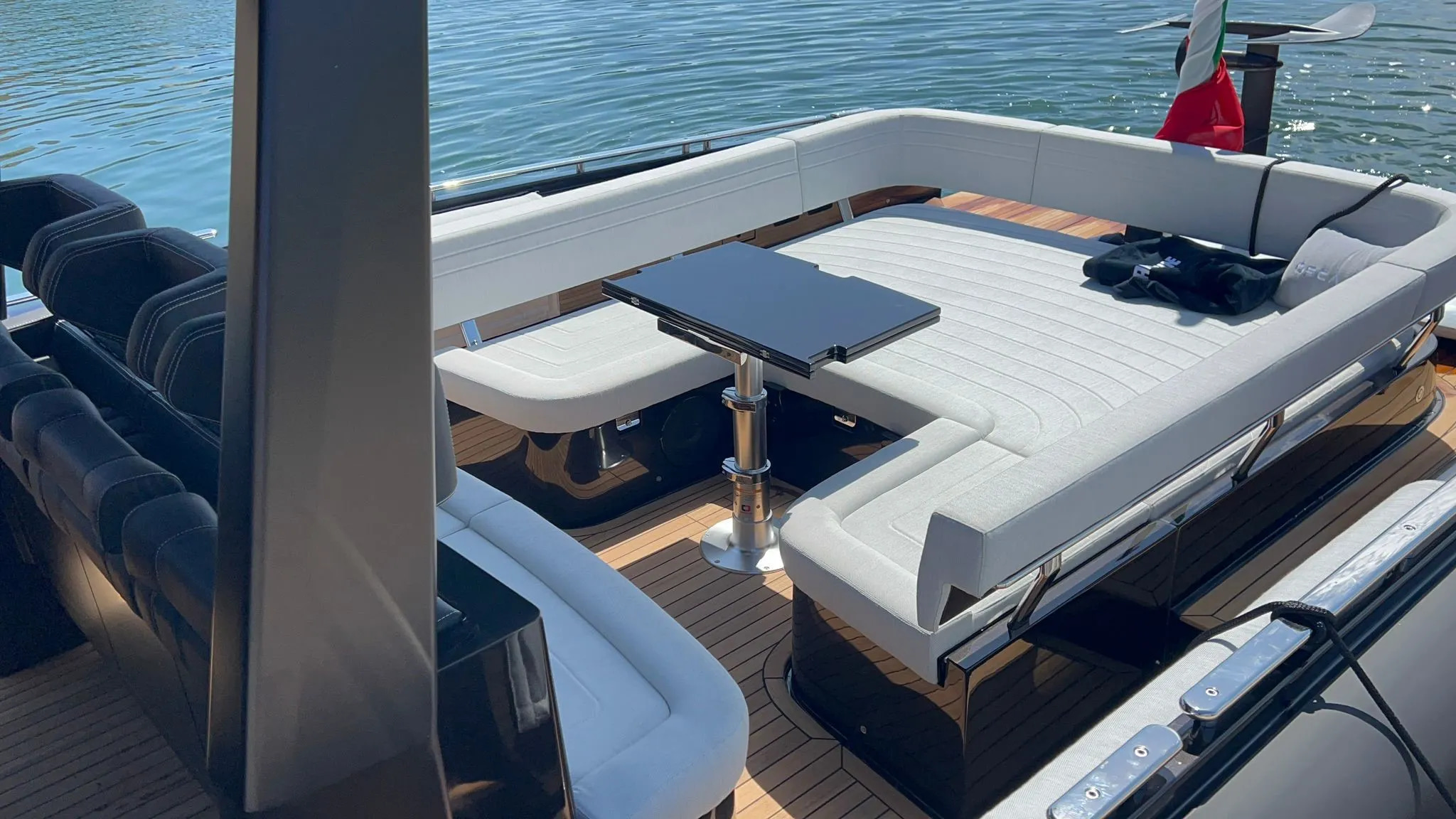 2023 Novamarine Black Shiver te huur (photo 5)