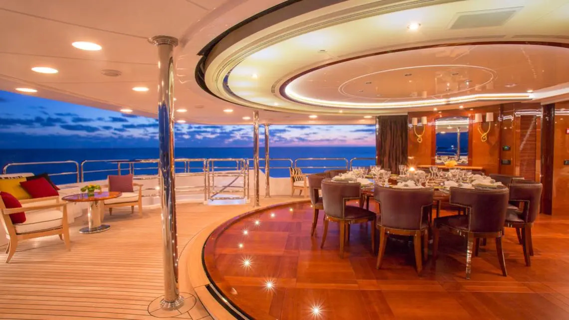 2013 Benetti Vision 145' à louer (photo 4)