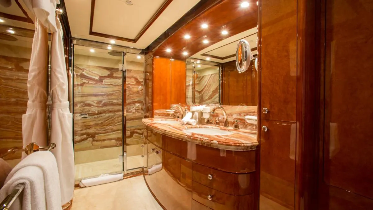 2013 Benetti Vision 145' à louer (photo 21)