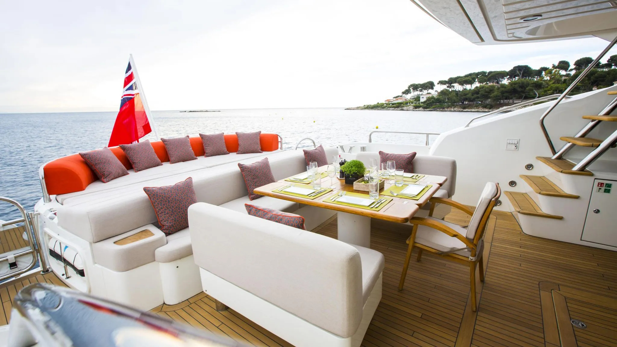 2011 Sunseeker Predator 84 for charter (photo 4)
